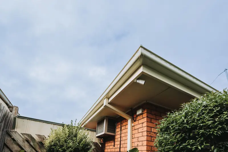 Gutter corner and downpipe detail